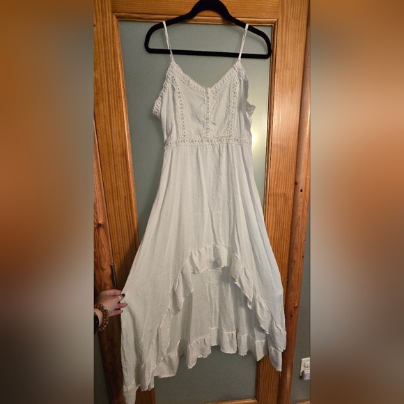 Dresses & Skirts - 3 For $30 Highlow White Eyelet Dress